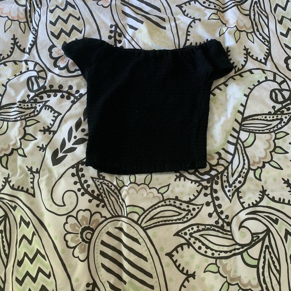 Brandy Melville Ribbed Off The Shoulder Top!!❤️